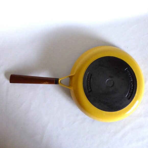 VINTAGE 11” SKILLET WATERFORD IRELAND COLORCAST YELLOW ENAMEL CAST IRON SKILLET - Picture 15 of 15